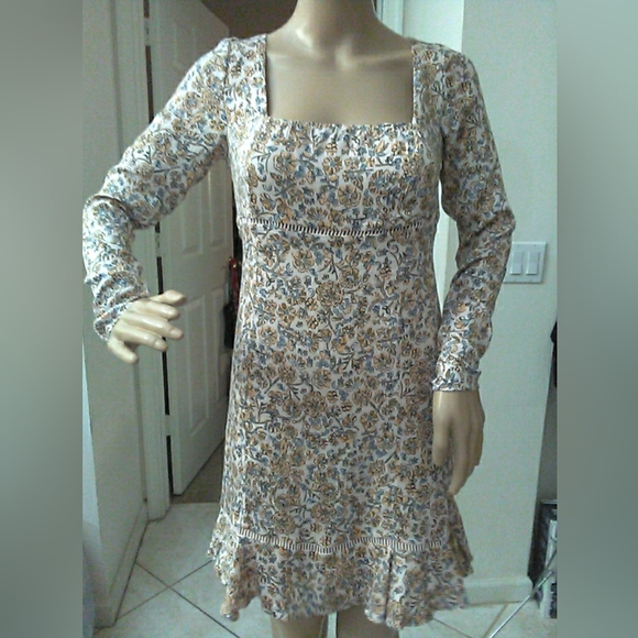 FP Movement by Free People Dresses & Skirts - LIKE NEW FREE PEOPLE Chic Long Sleeve Floral Dress ( SUPER SOFT) SZ. 6